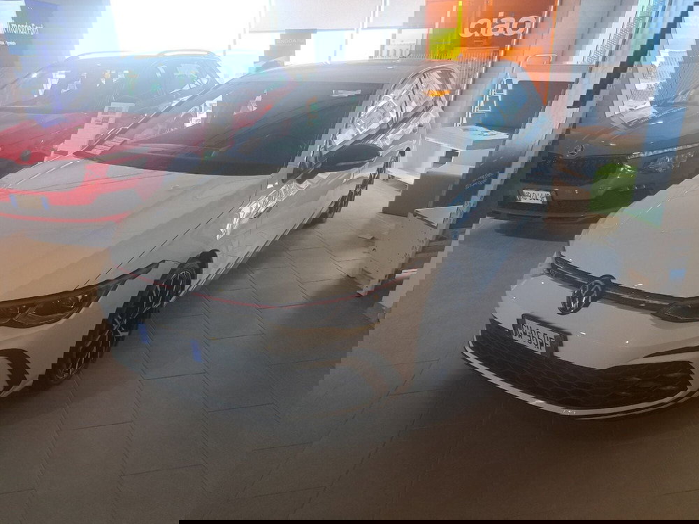 Volkswagen Golf nuova a Cagliari