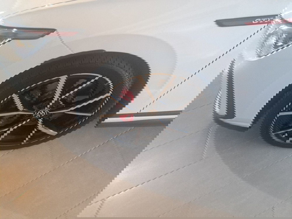 Volkswagen Golf nuova a Cagliari (8)