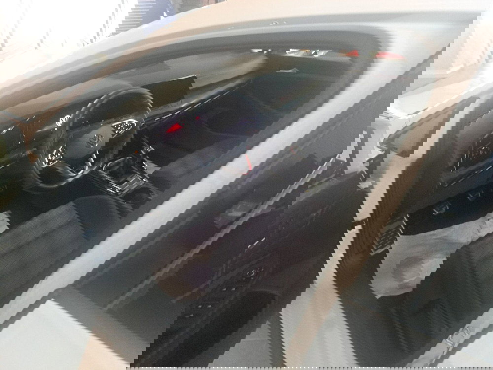 Volkswagen Golf nuova a Cagliari (9)