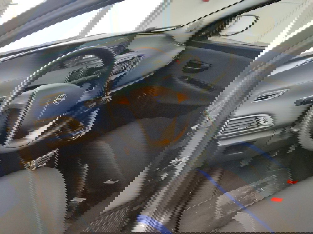 Lancia Ypsilon usata a Arezzo (12)