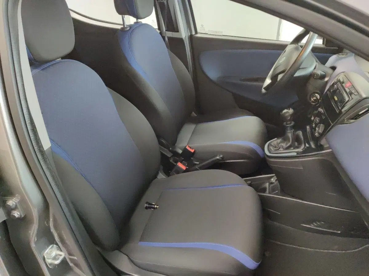 Lancia Ypsilon usata a Arezzo (14)