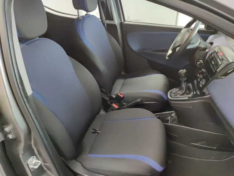 Lancia Ypsilon usata a Arezzo (14)