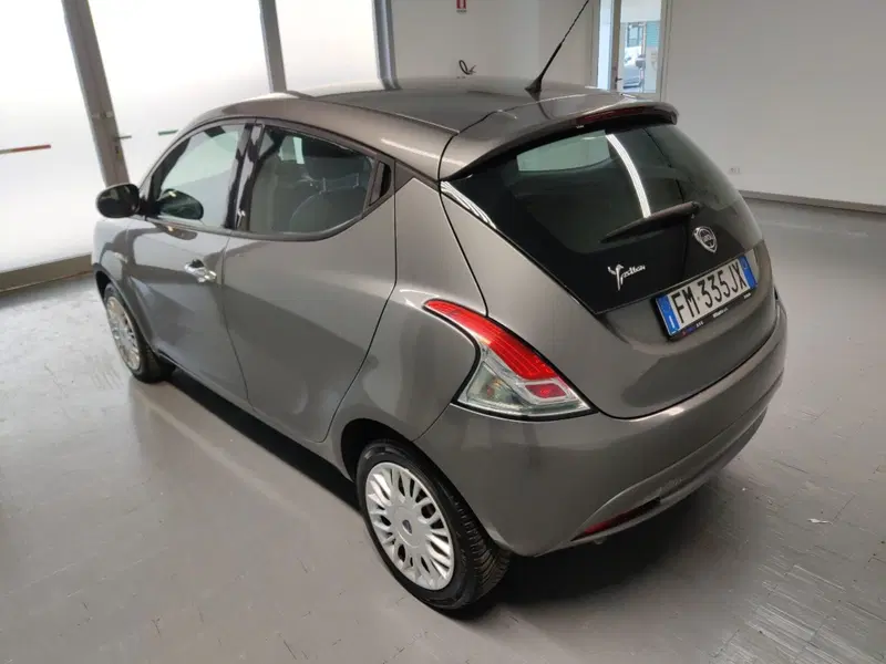 Lancia Ypsilon usata a Arezzo (4)
