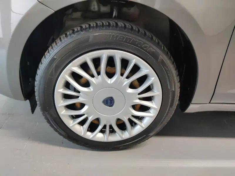 Lancia Ypsilon usata a Arezzo (9)