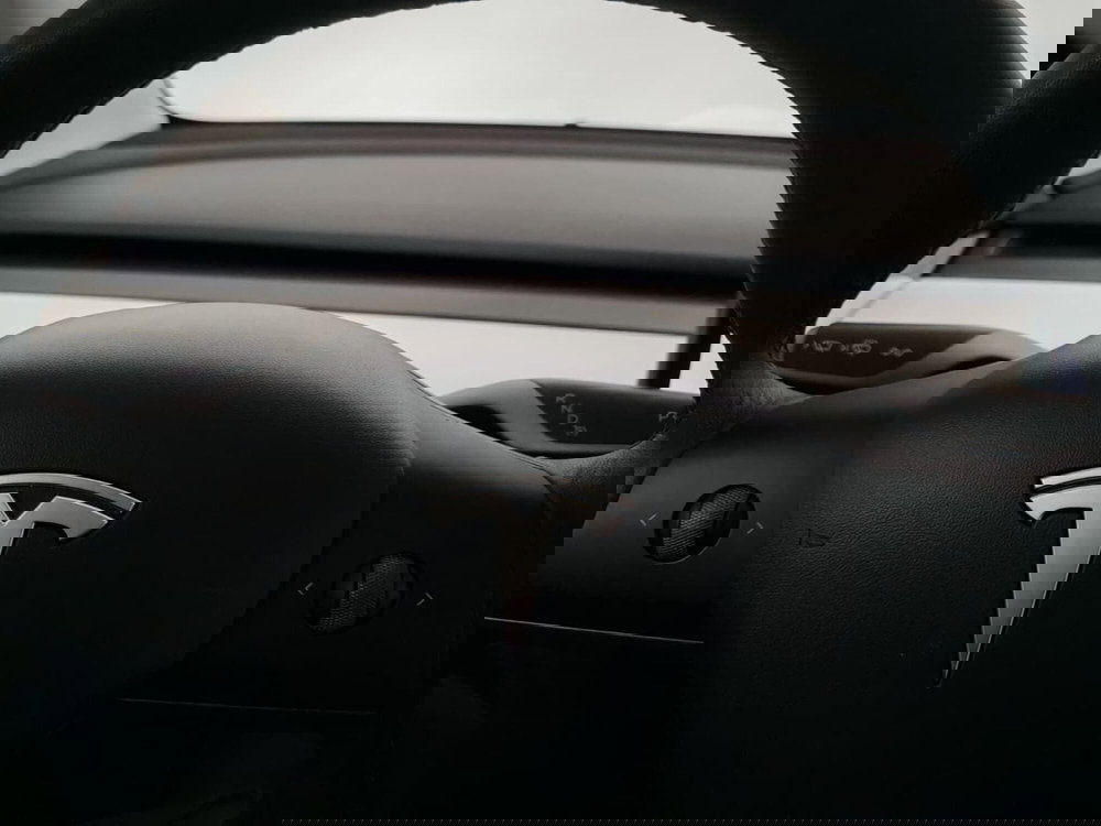 Tesla Model S usata a Novara (19)