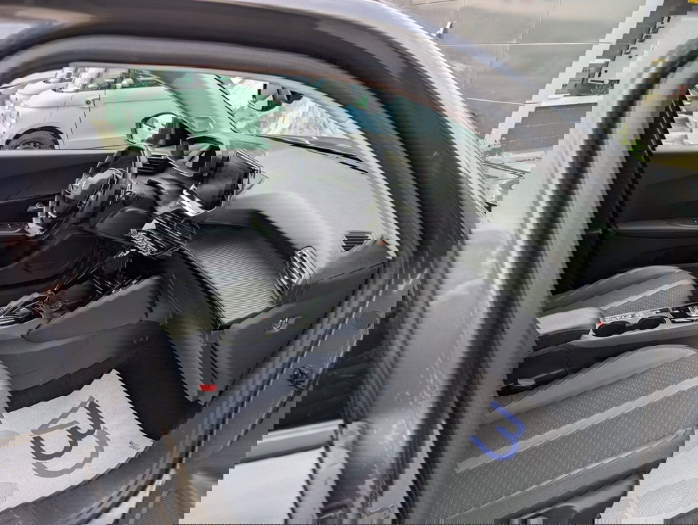 Peugeot 2008 usata a Milano (7)