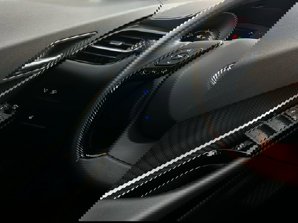 Toyota Toyota C-HR usata a Roma (13)