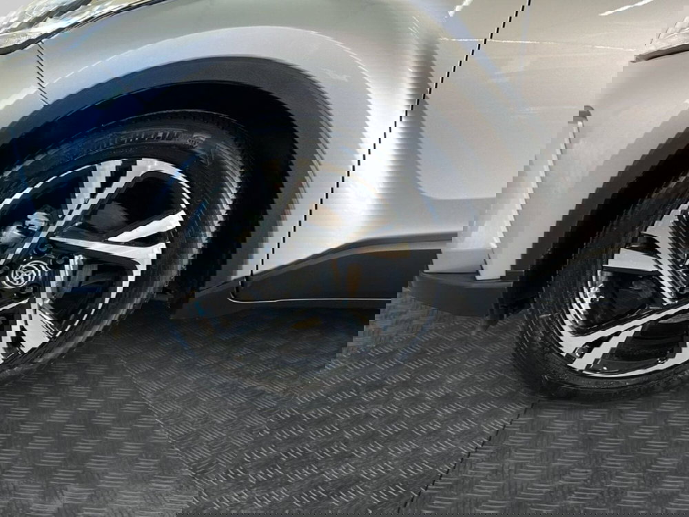 Toyota Toyota C-HR usata a Roma (9)