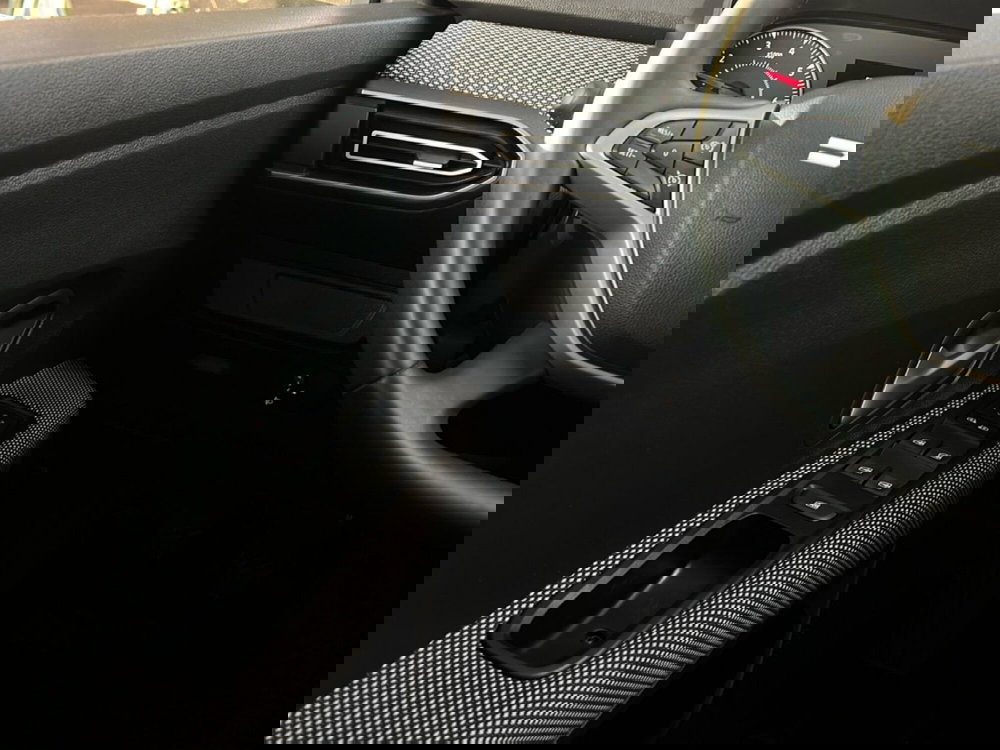 Dacia Sandero usata a Roma (12)