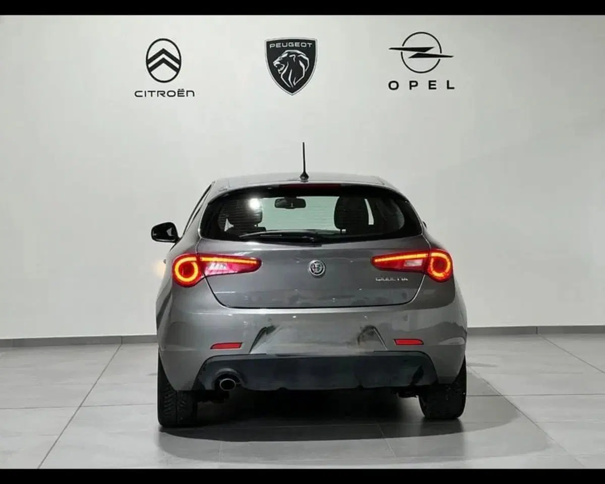 Alfa Romeo Giulietta usata a Alessandria (4)