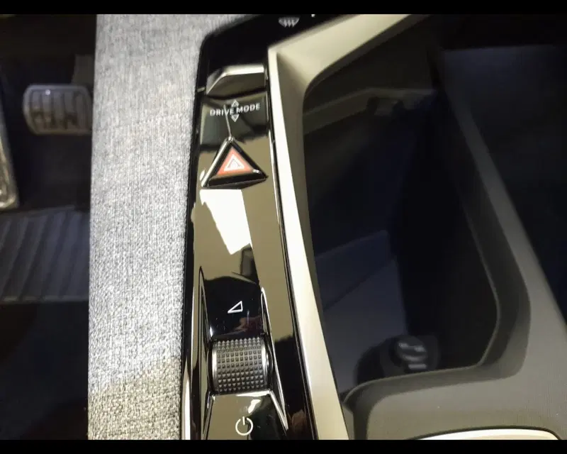 Peugeot 5008 nuova a Alessandria (15)