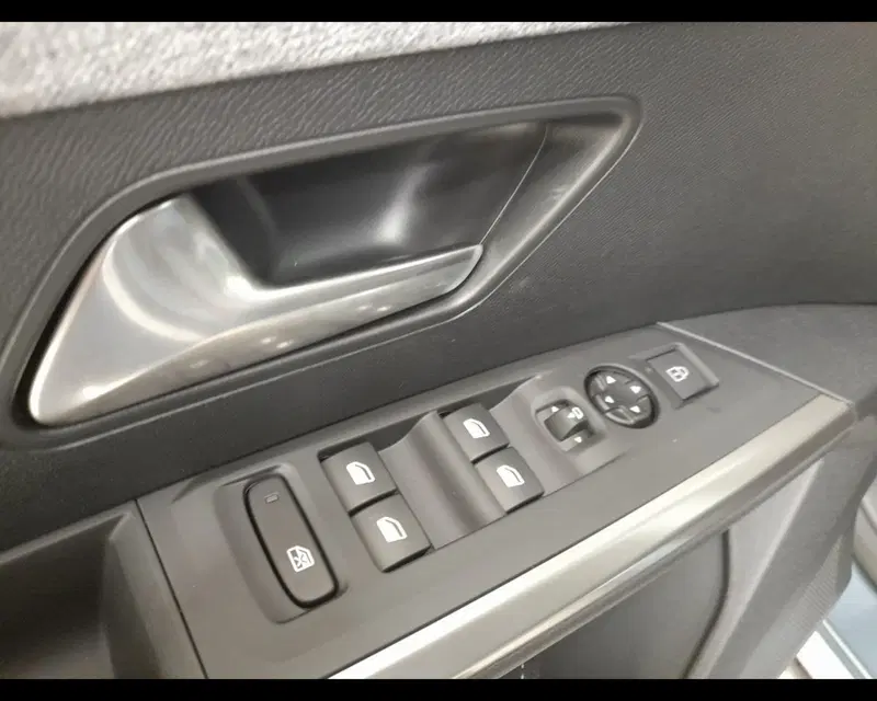 Peugeot 5008 nuova a Alessandria (18)