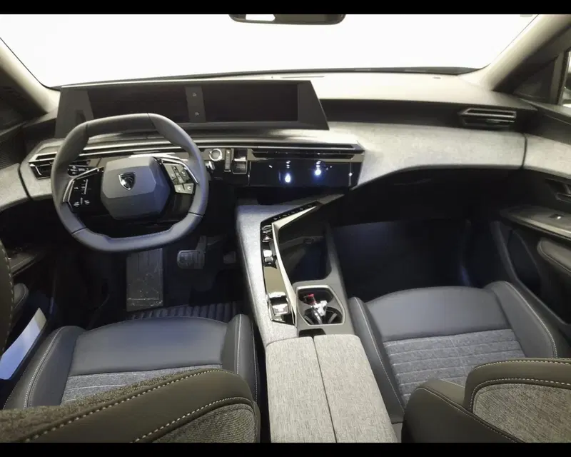 Peugeot 5008 nuova a Alessandria (7)