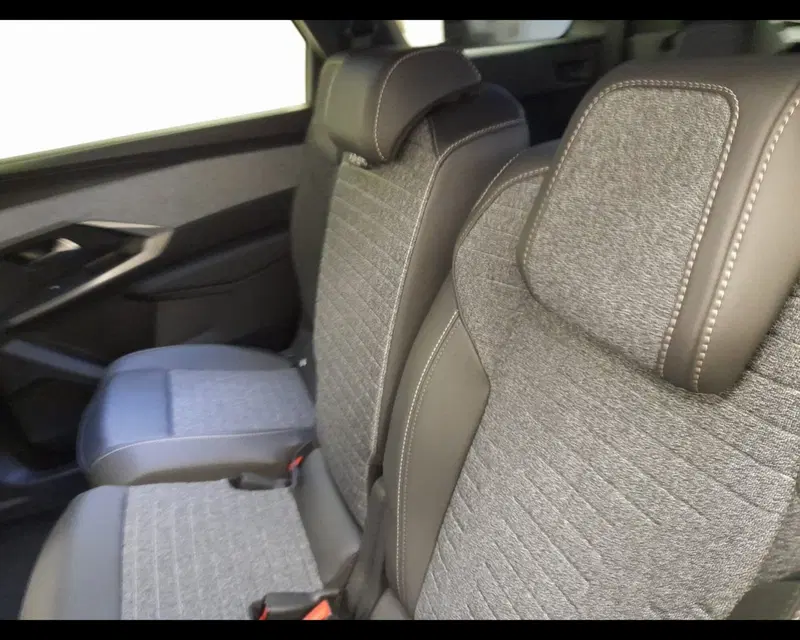 Peugeot 5008 nuova a Alessandria (8)