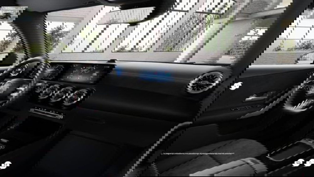 Mercedes-Benz Classe A Sedan usata a Milano (12)