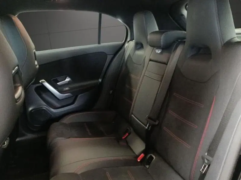 Mercedes-Benz Classe A Sedan usata a Milano (14)