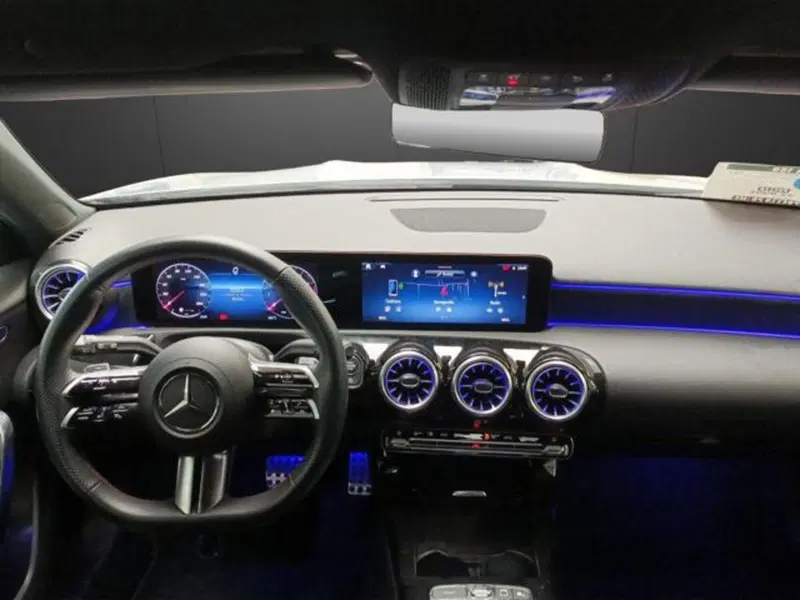 Mercedes-Benz Classe A Sedan usata a Milano (11)