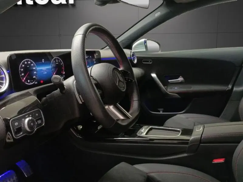 Mercedes-Benz Classe A Sedan usata a Milano (9)