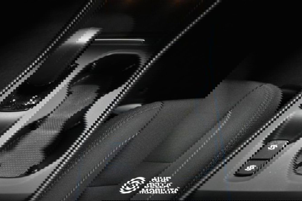 Volvo XC40 usata a Perugia (12)
