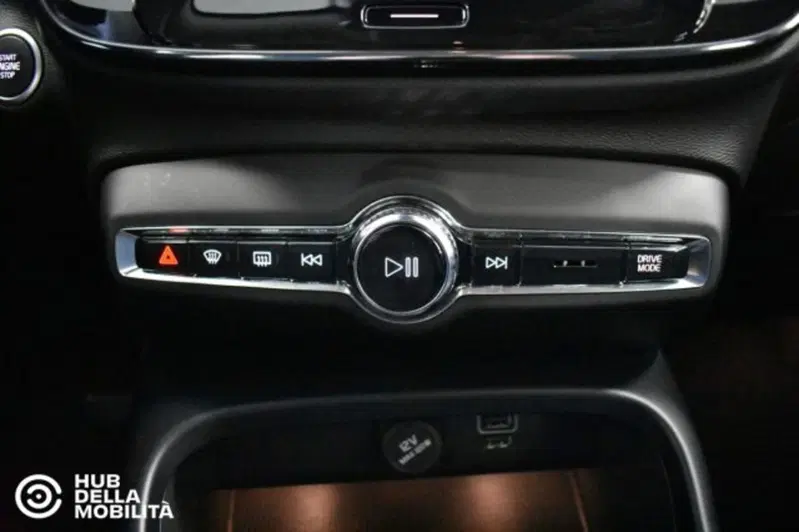 Volvo XC40 usata a Perugia (13)