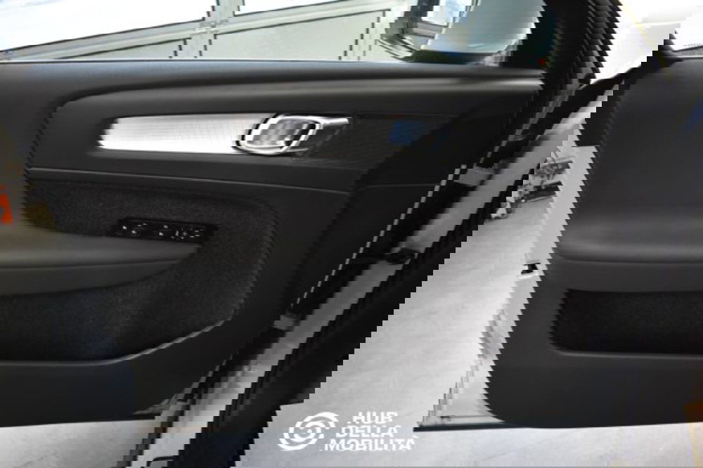 Volvo XC40 usata a Perugia (7)