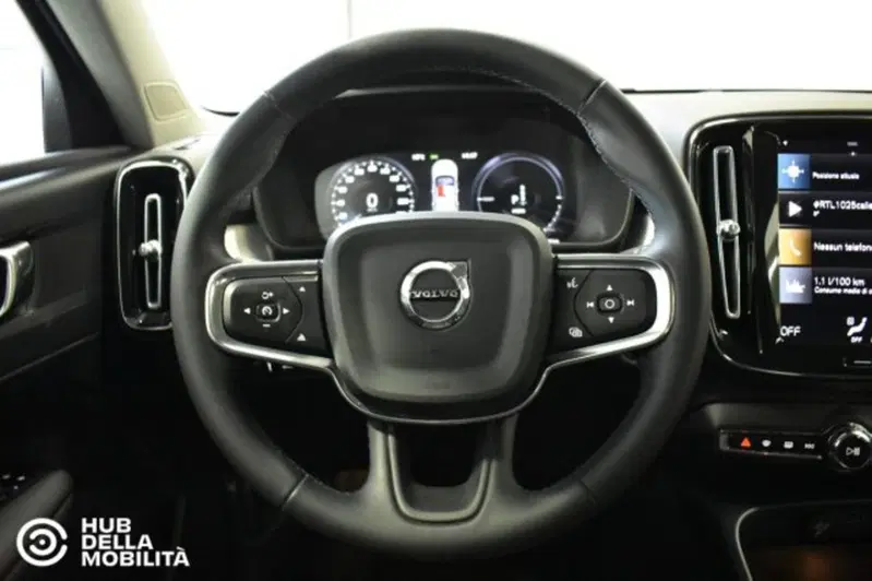 Volvo XC40 usata a Perugia (9)