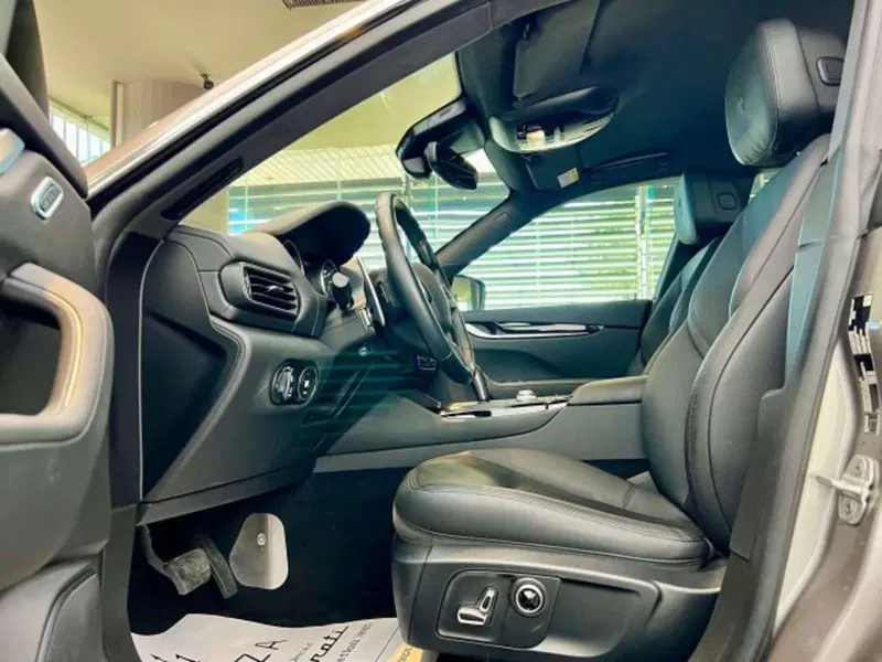 Maserati Levante usata a Torino (7)
