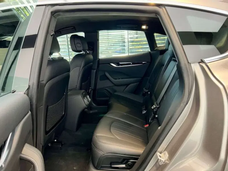 Maserati Levante usata a Torino (8)