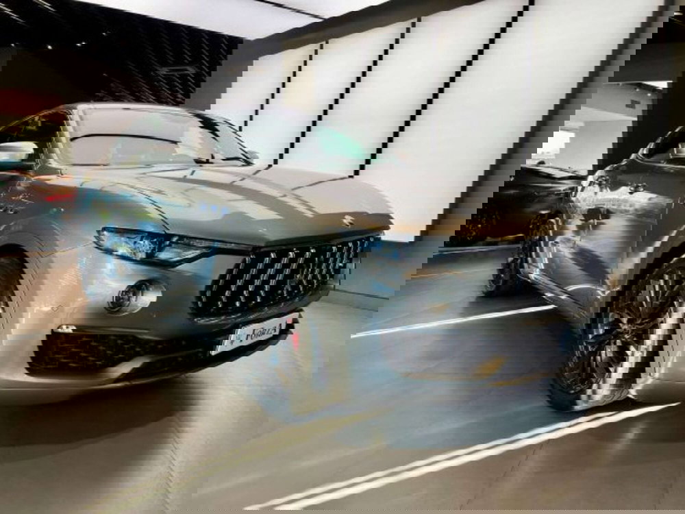 Maserati Levante usata a Torino (3)