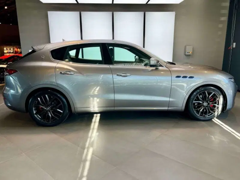 Maserati Levante usata a Torino (5)
