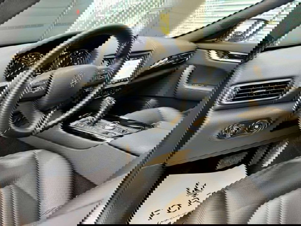 Maserati Levante usata a Torino (9)