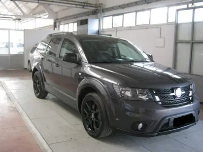Fiat Freemont 2.0 Mjt 170 CV 4x4 Automatica Black Code del 2015 usata a Porto San Giorgio