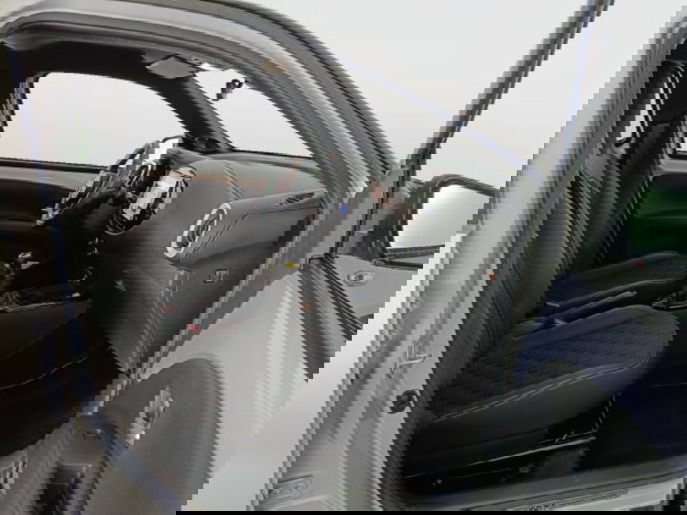 Toyota Aygo X nuova a Teramo (11)