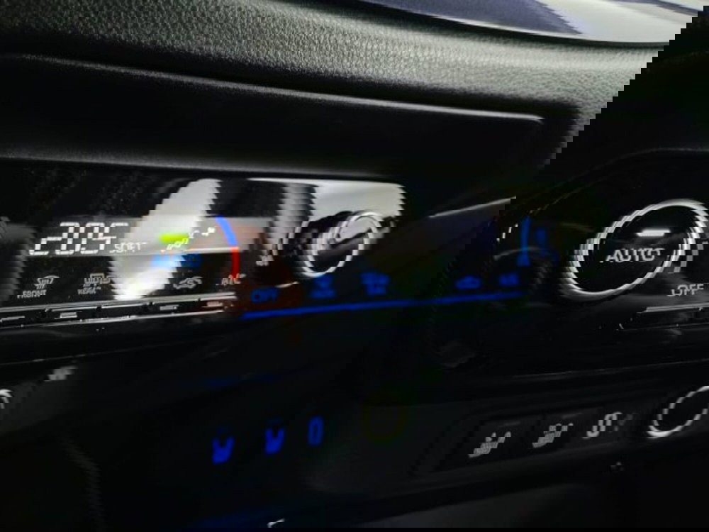 Toyota Aygo X nuova a Teramo (15)