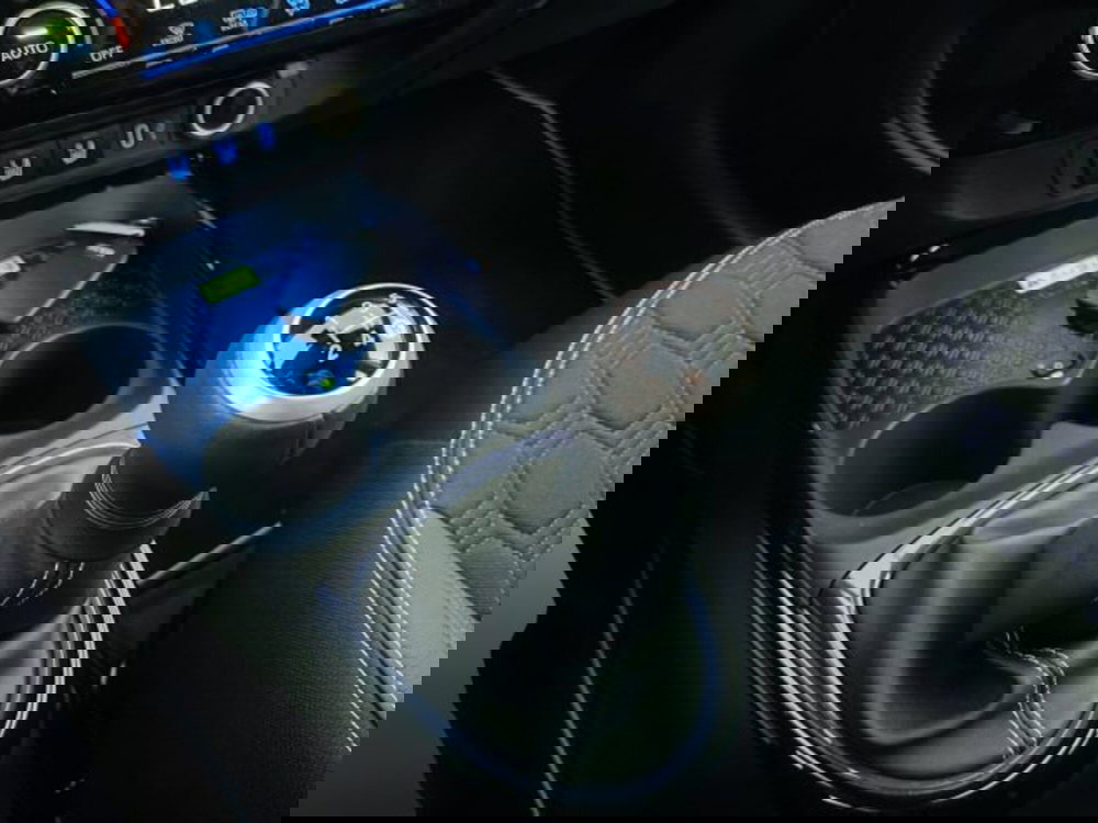 Toyota Aygo X nuova a Teramo (17)