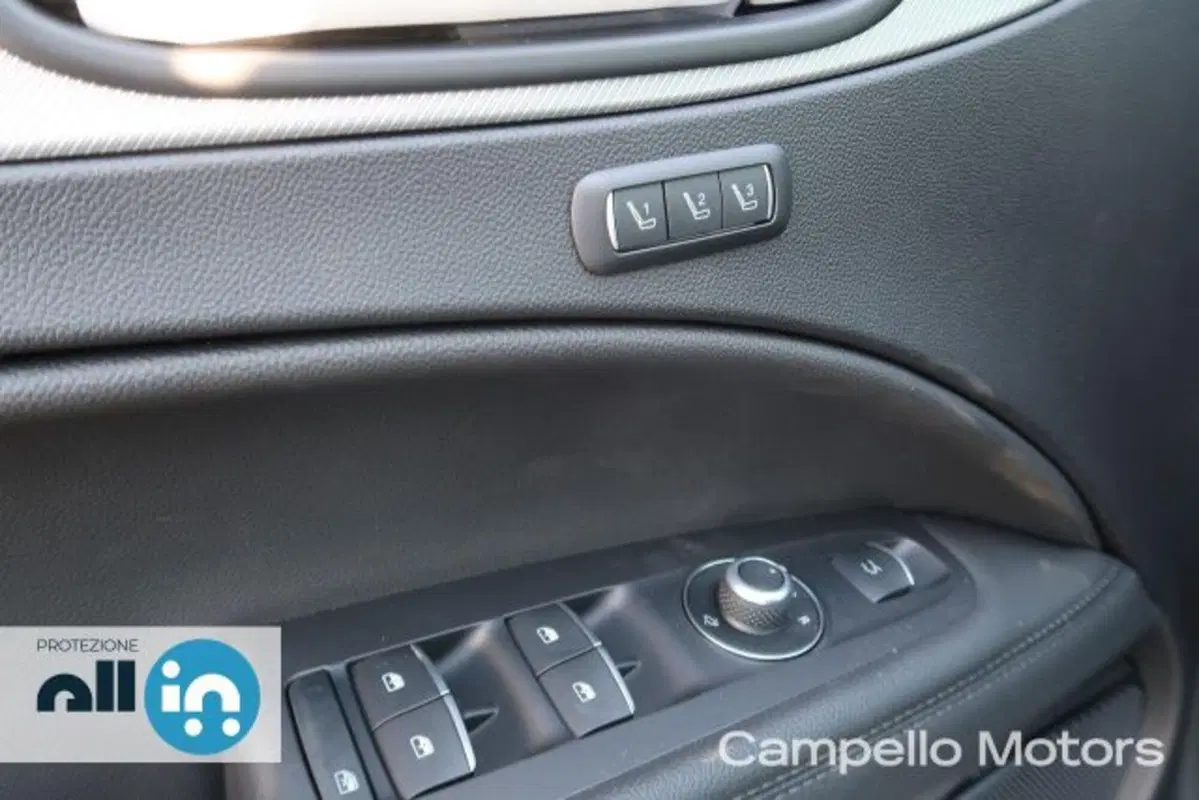 Alfa Romeo Stelvio nuova a Venezia (17)