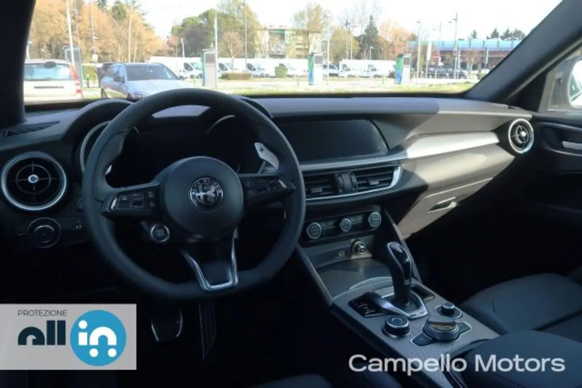 Alfa Romeo Stelvio nuova a Venezia (7)