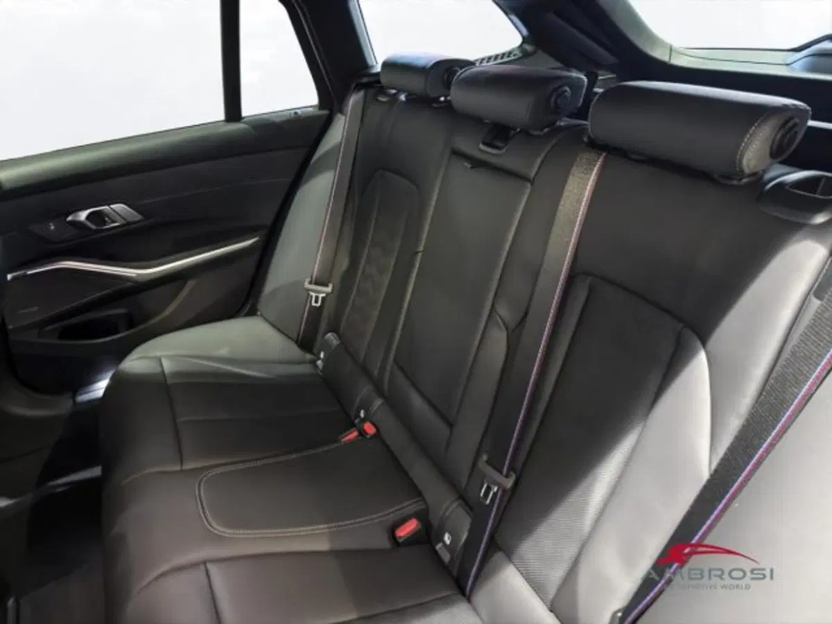 BMW Serie 3 Touring nuova a Perugia (11)