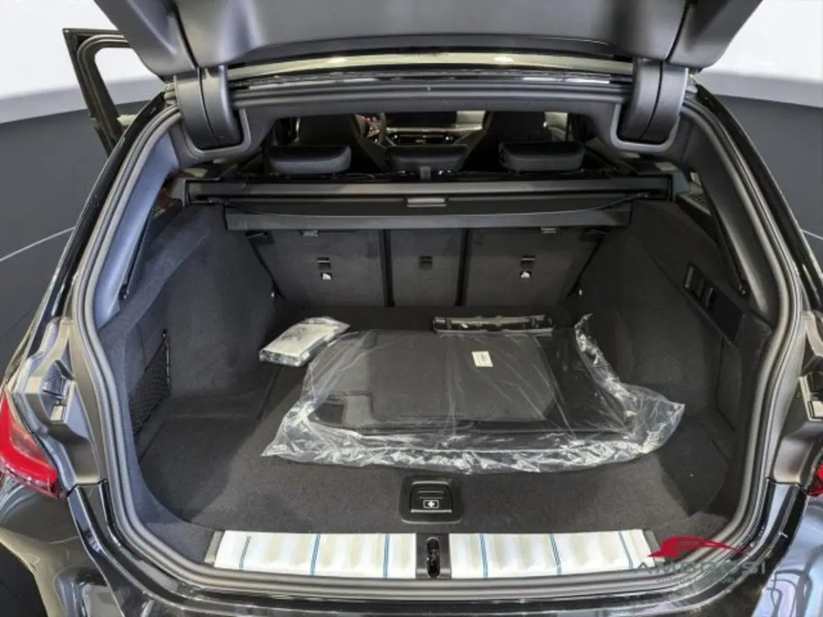 BMW Serie 3 Touring nuova a Perugia (9)