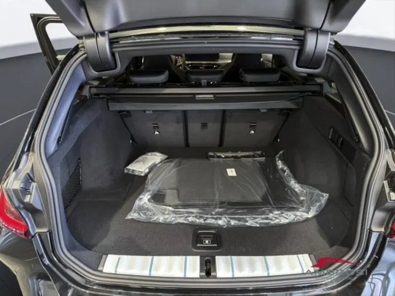 BMW Serie 3 Touring nuova a Perugia (9)
