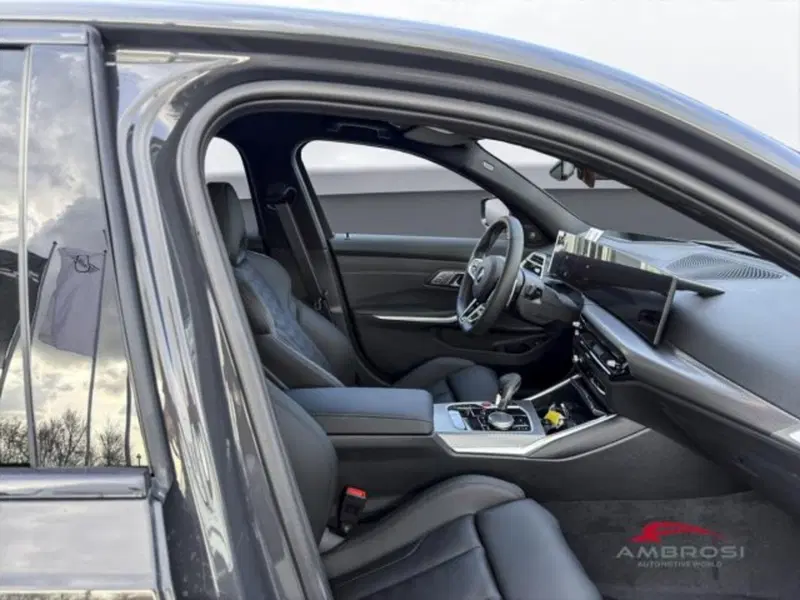 BMW Serie 3 nuova a Perugia (12)
