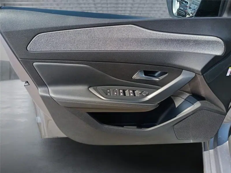 Peugeot 308 usata a Bari (9)