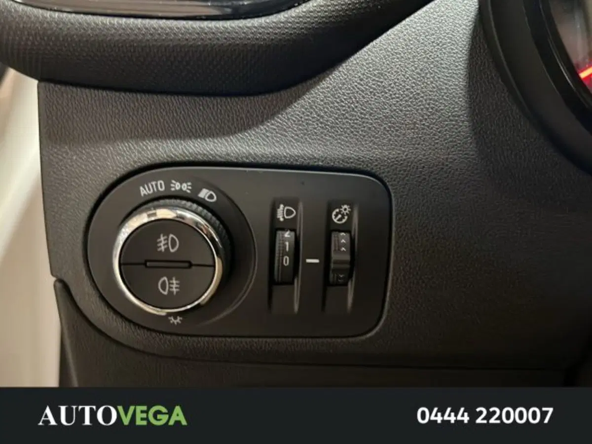 Opel Crossland X usata a Vicenza (11)