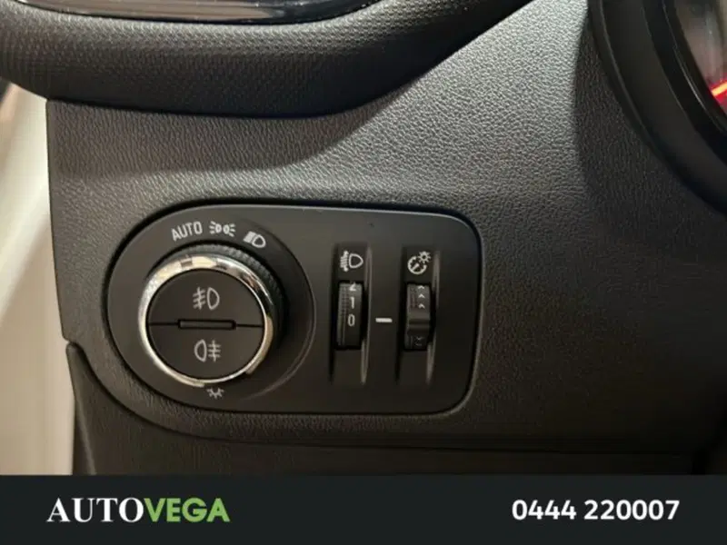 Opel Crossland X usata a Vicenza (11)