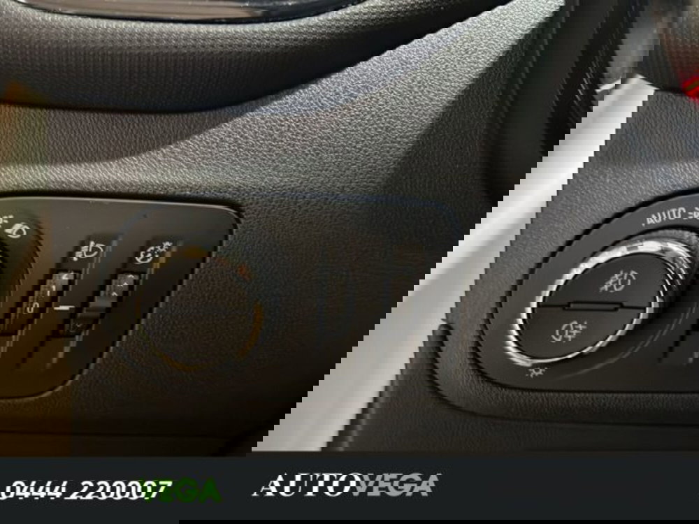 Opel Crossland X usata a Vicenza (11)