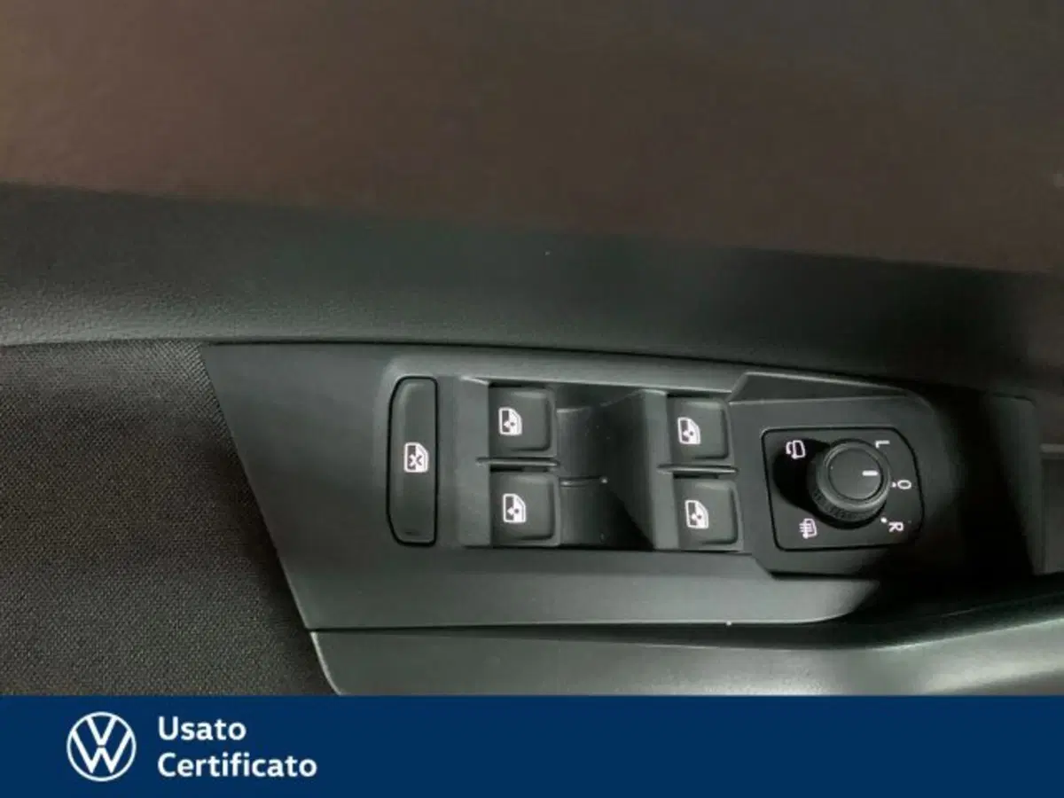 Volkswagen Polo nuova a Vicenza (16)