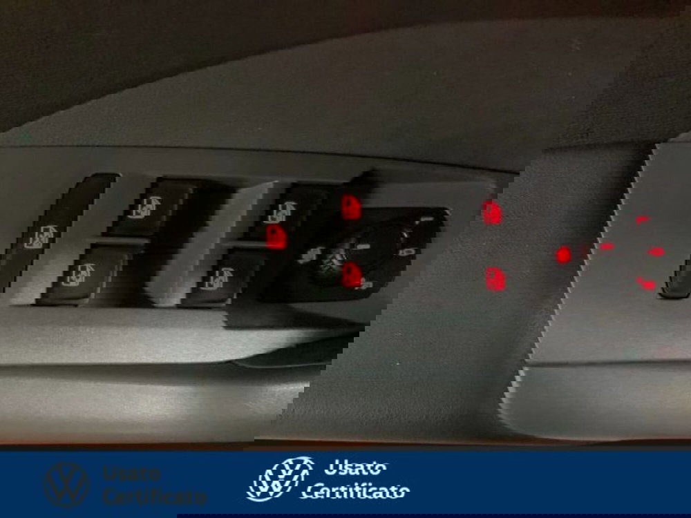 Volkswagen T-Cross usata a Vicenza (16)