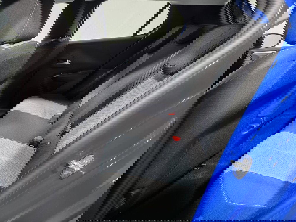 Opel Corsa nuova a Sondrio (11)