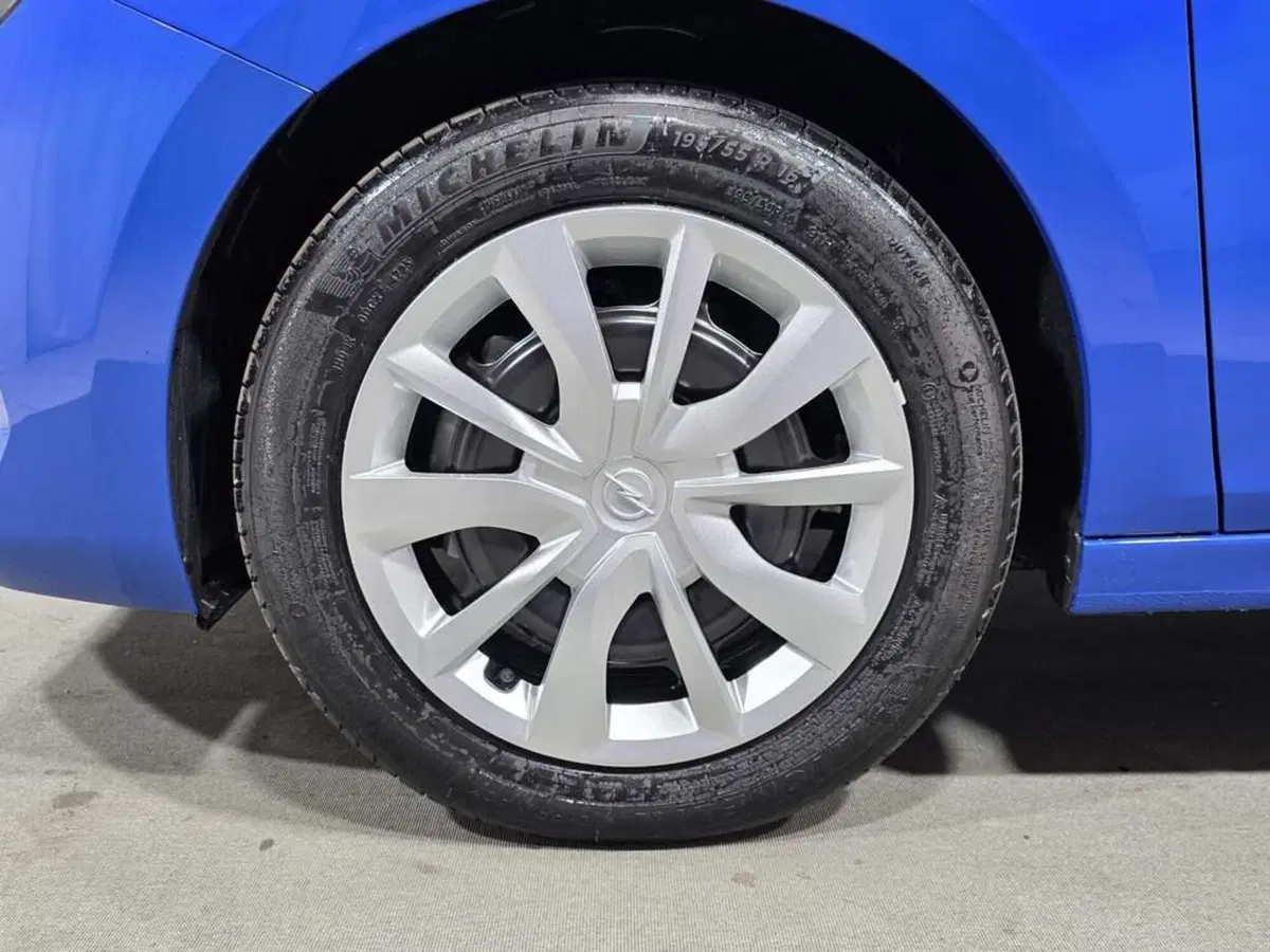 Opel Corsa nuova a Sondrio (9)