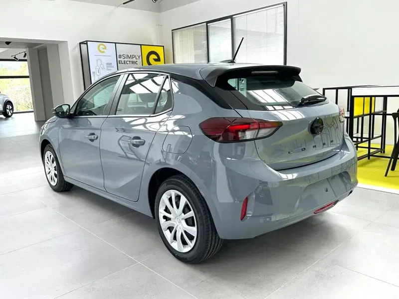 Opel Corsa nuova a Sondrio (3)